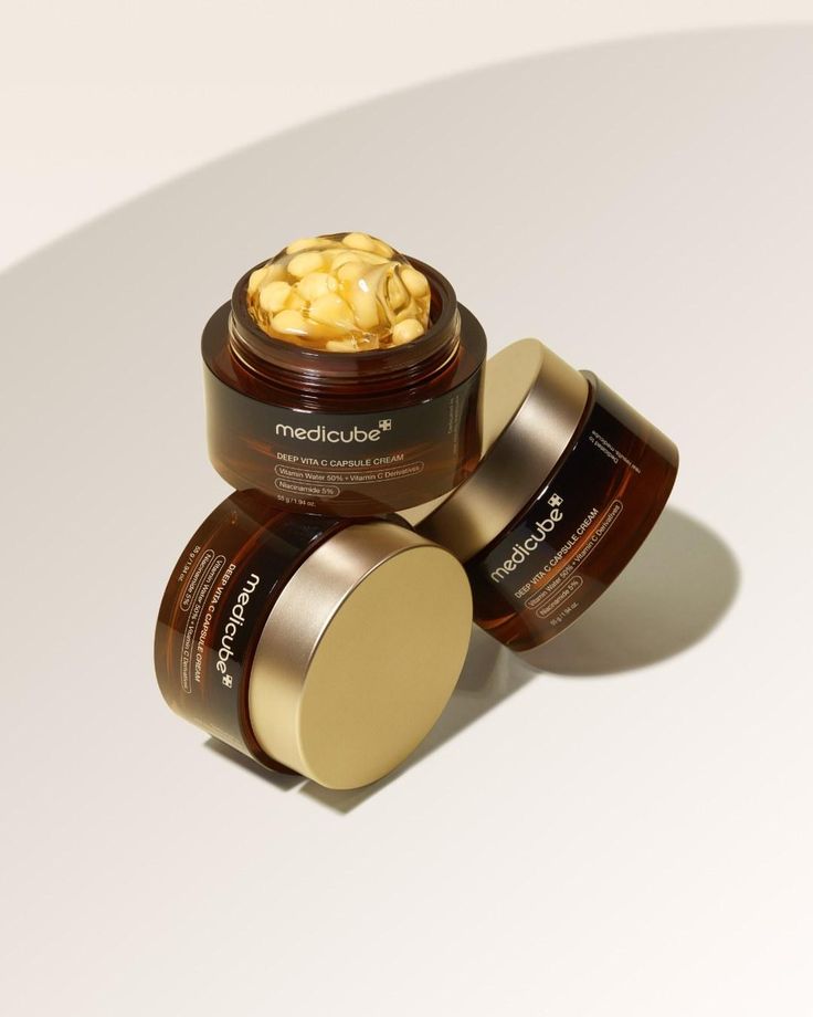 کرم جوانساز و روشن کننده کپسولی ویتامین C مدی کیوب Medicube Deep Vita C Capsule Cream حجم 55 گرم