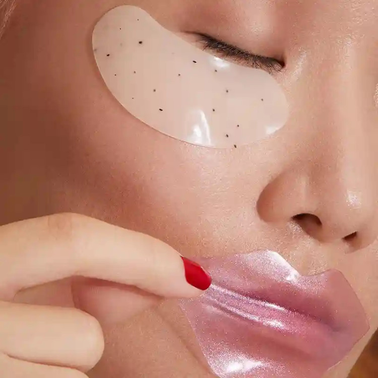 ست هدیه ماسک دور چشم و لب کیکو میلانو مدل Holiday Première Essential Eyes & Lips
