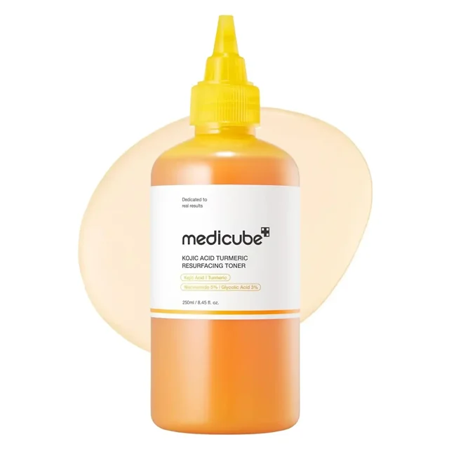 تونر روشن‌کننده گوجیک اسید و زردچوبه مدیکیوب مدل Kojic Acid Turmeric Resurfacing Toner حجم 250 میلی‌لیتر